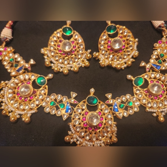 Kundan Necklace Earring Set premium quality - Picture 3 of 5